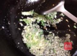 蒜茸烤扇贝的做法图解2