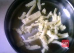 白蘑菇香肠披萨的做法图解4