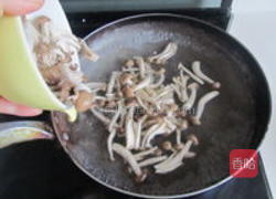 鲜菇虾仁西兰花的做法图解3