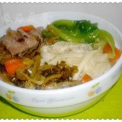 酸菜排骨面的做法[图]