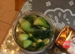 健健康康水煮小白菜的做法图解1