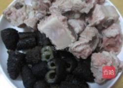 海参炆排骨的做法图解1