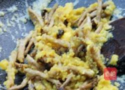 云南菌菜蛋黄茶树菇的做法图解4