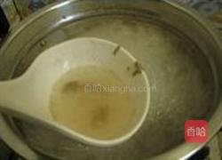 雪梨蜜枣萝卜煲猪展汤的做法图解3