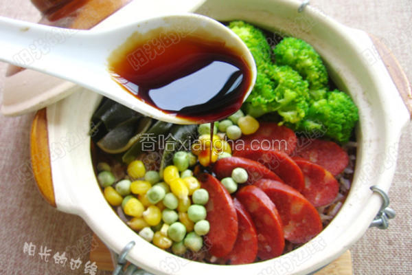 素腊味煲仔饭