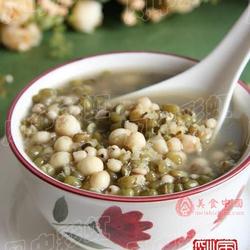 绿豆薏米芡实粥的做法[图]