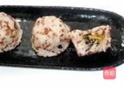 红米肉松海苔饭团的做法图解8