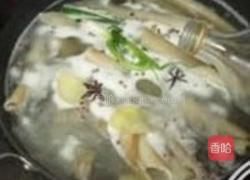 凉拌水晶皮冻的做法图解1
