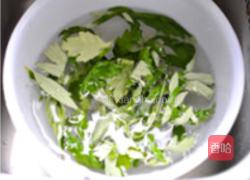 艾叶大蒜煮鸡蛋的做法图解1