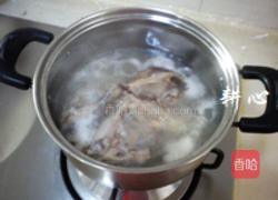 鱼翅鸡汤的做法图解2