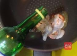 酒烹虾配龙利鱼黄油杂菜土豆泥的做法图解9