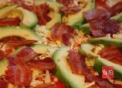 菠菜培根牛油果奶酪匹萨的做法图解4