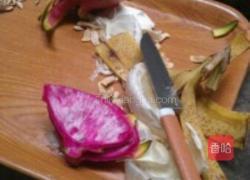 火龙果香蕉汁的做法图解1