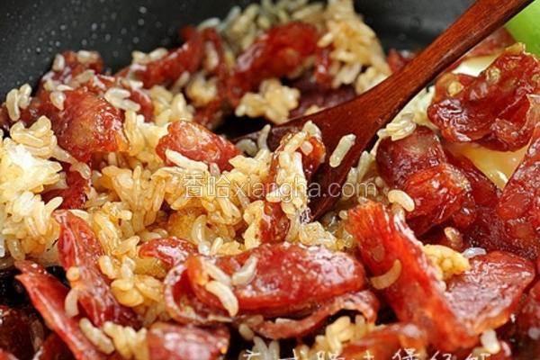 广式腊肠煲仔饭