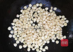 玉米炒鸡肉的做法图解4