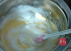 DIY戚风蛋糕的做法图解2
