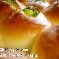十字葱花面包的做法[图]