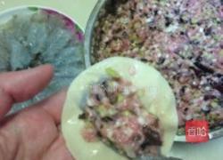 虾肉水煎饺的做法图解3