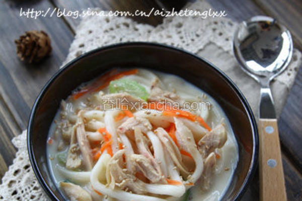 豆浆鸡丝乌冬面
