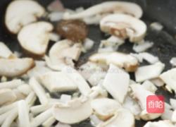 菌菇焖饭的做法图解3