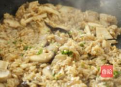 菌菇焖饭的做法图解8