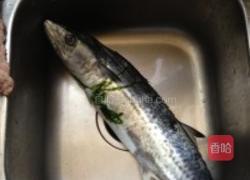 鲅鱼炖蒜薹的做法图解1
