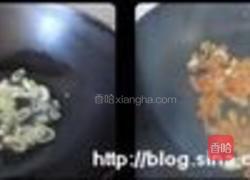 辣白菜炒花蛤的做法图解3