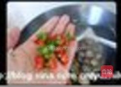 辣白菜炒花蛤的做法图解5