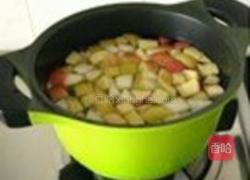 菊花枸杞水果茶的做法图解2