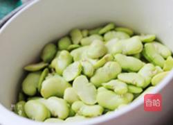 蚕豆米小炒饭的做法图解1