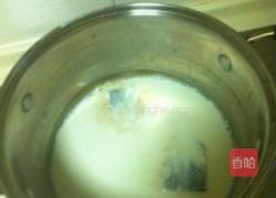 奶香玫瑰红茶的做法图解2