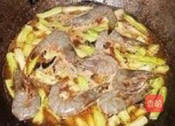 扁豆炒虾的做法图解3