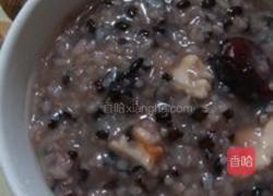 核桃紫米红枣粥的做法图解3