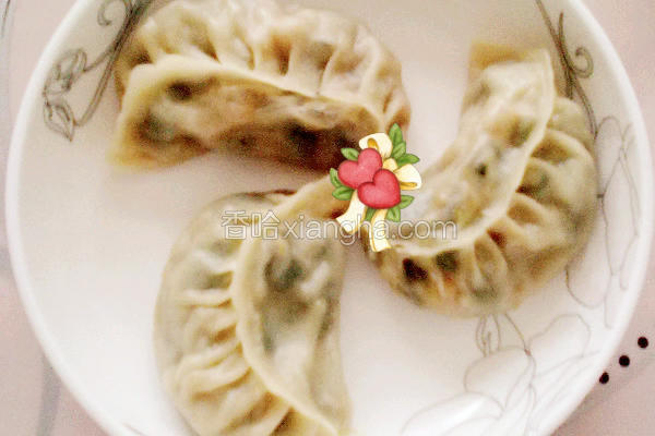 酱肉丁韭菜蒸饺