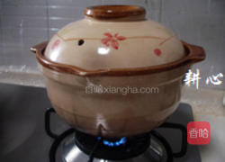 茼蒿鲫鱼汤的做法图解11