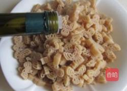 香菇酱意粉的做法图解3