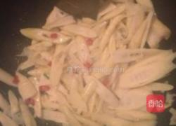 韭菜炒竹笋的做法图解2