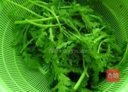 葡萄醋茼蒿沙拉的做法图解3