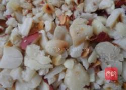 陈醋果仁菠菜的做法图解1
