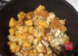 干锅鱼籽豆腐的做法图解3