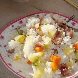 五彩腊肠饭的做法[图]