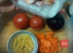 红烩鸡翅中配意面的做法图解1