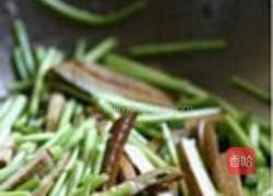 篱蒿炒云南小香干的做法图解3