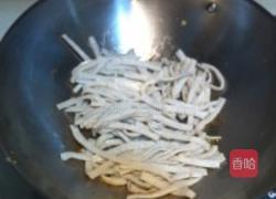 虾仁炒鱼面的做法图解7