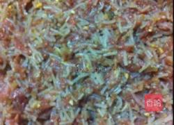 粉丝榨菜猪肉包的做法图解1