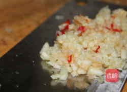 蒜茸蒸生蚝的做法图解2