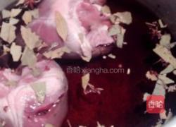 手撕猪心拌香葱的做法图解1