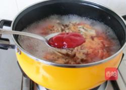 番茄鲜菌排骨汤的做法图解4