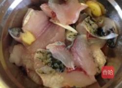 火爆鱼片的做法图解1