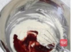 樱桃手绘双层蛋糕卷的做法图解5